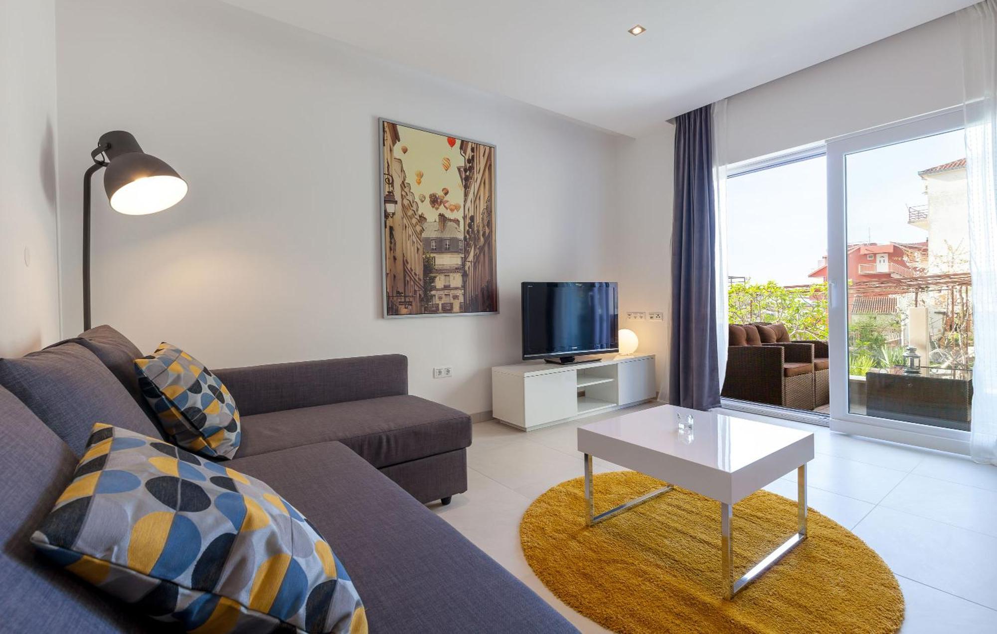 Olive Tree Apartments โปดสตรานา ภายนอก รูปภาพ