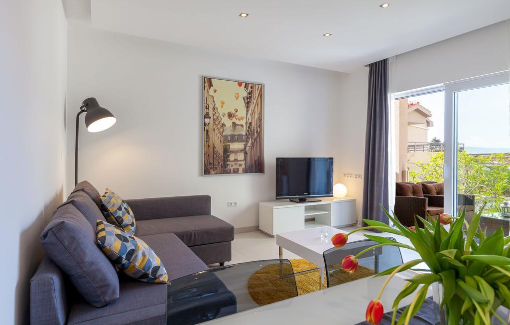 Olive Tree Apartments โปดสตรานา ภายนอก รูปภาพ