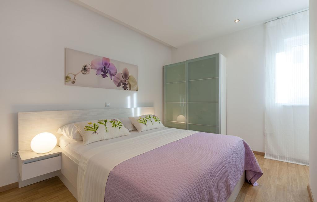 Olive Tree Apartments โปดสตรานา ภายนอก รูปภาพ