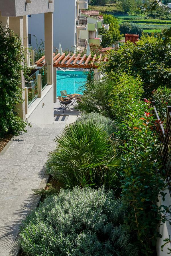Olive Tree Apartments โปดสตรานา ภายนอก รูปภาพ