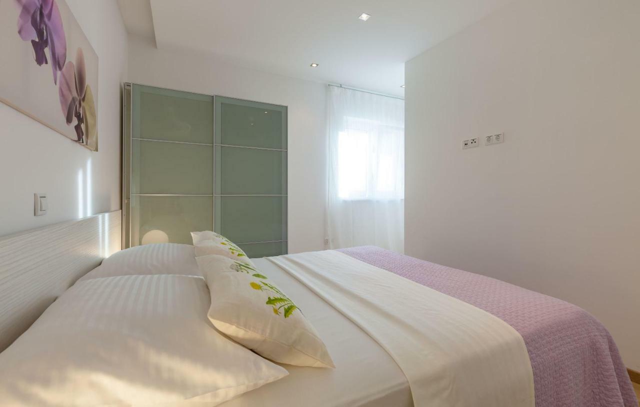 Olive Tree Apartments โปดสตรานา ห้อง รูปภาพ